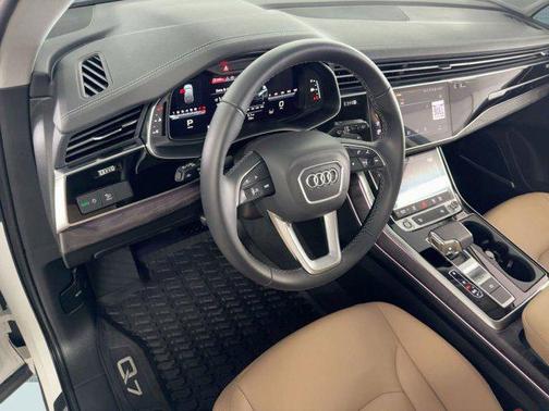 2025 Audi Q7 45 Premium