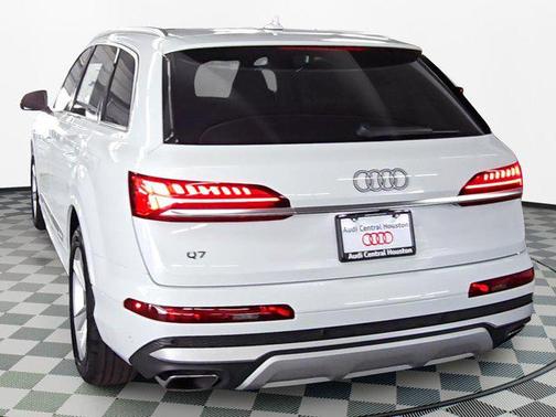 2025 Audi Q7 55 Premium