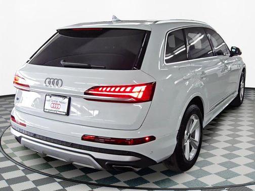 2025 Audi Q7 55 Premium