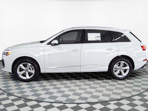 2025 Audi Q7 55 Premium