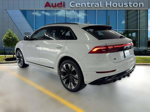 2025 Audi Q8 55 Premium Plus