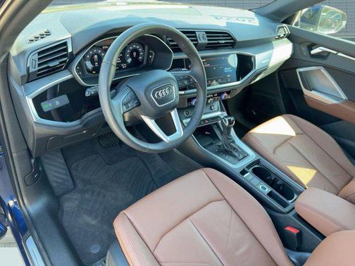 2024 Audi Q3 Premium 45 TFSI S line quattro Tiptronic