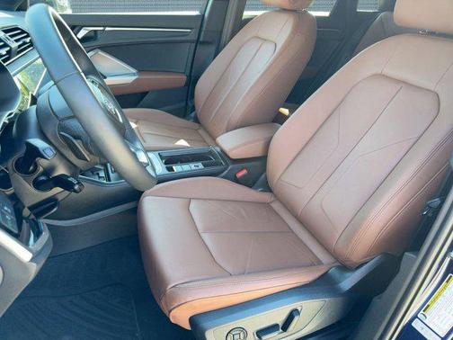 2024 Audi Q3 Premium 45 TFSI S line quattro Tiptronic