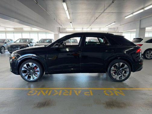 2024 Audi Q8 55 Premium