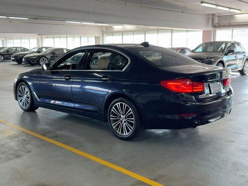 2018 BMW 530 530i