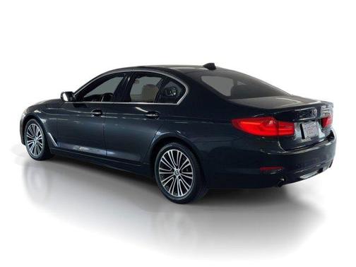 2018 BMW 530 530i