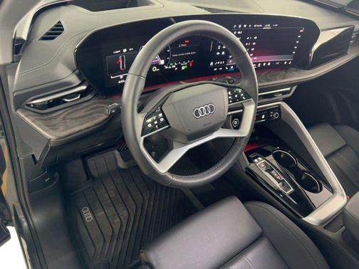 2025 Audi Q5 Premium Plus TFSI quattro S tronic
