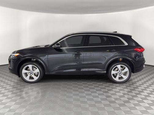 Mythos Black Metallic 2026 Audi Q5 Premium Plus TFSI quattro S tronic