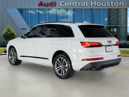 2026 Audi Q7 45 Premium