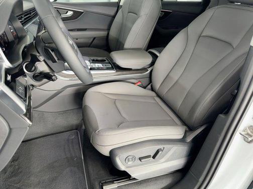 2026 Audi Q7 45 Premium