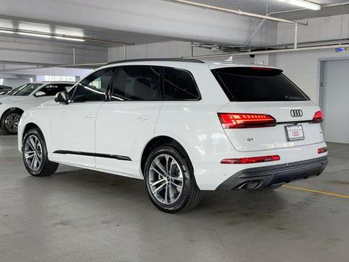 2026 Audi Q7 45 Premium