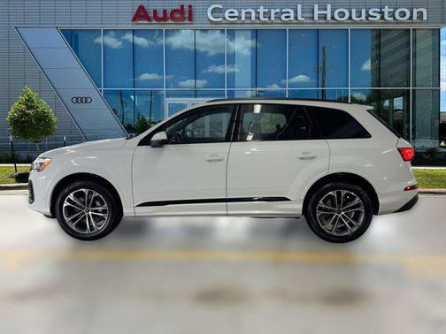 2026 Audi Q7 45 Premium