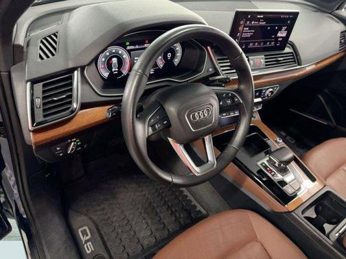 2022 Audi Q5 45 S line Premium Plus