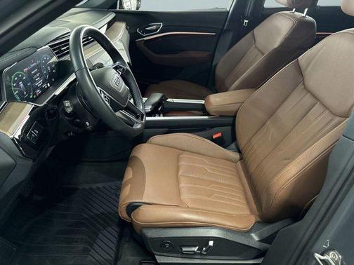 2024 Audi Q8 e-tron Prestige