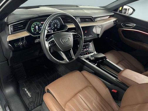 2024 Audi Q8 e-tron Prestige