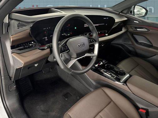 2025 Audi Q6 e-tron Premium Plus quattro