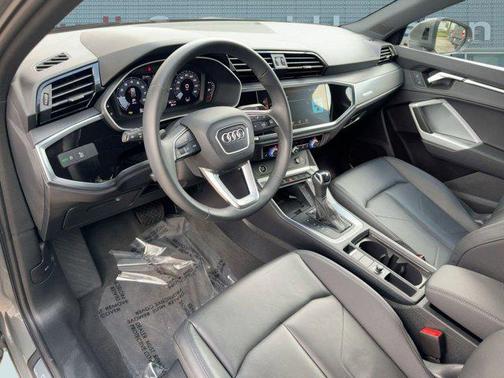 2024 Audi Q3 Premium 45 TFSI S line quattro Tiptronic
