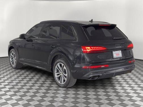 Mythos Black Metallic 2026 Audi Q7 55 Premium