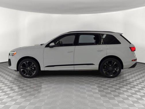 Glacier White Metallic 2025 Audi Q7 55 Premium Plus