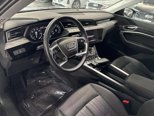 2021 Audi e-tron Premium