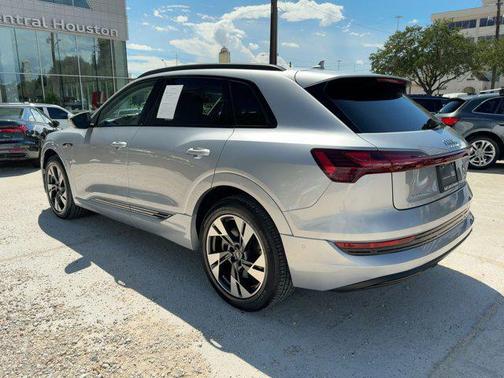 2021 Audi e-tron Premium