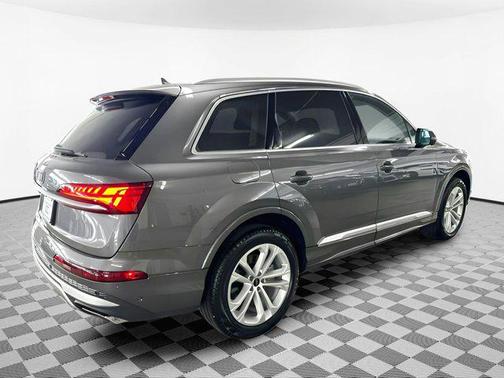 2025 Audi Q7 55 Premium Plus