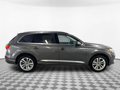 2025 Audi Q7 55 Premium Plus