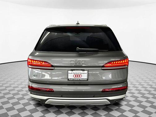 2025 Audi Q7 55 Premium Plus