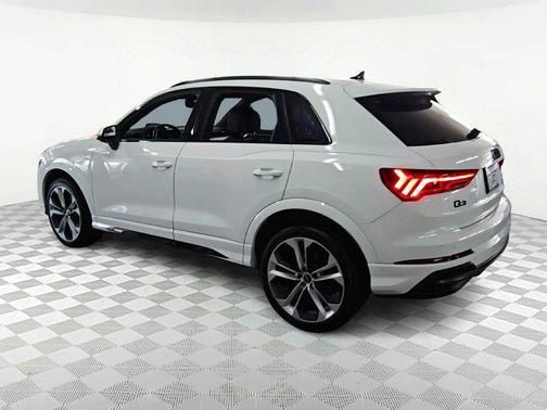 2021 Audi Q3 45 S line Premium