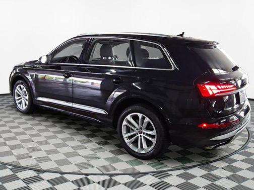 2025 Audi Q7 55 Premium Plus