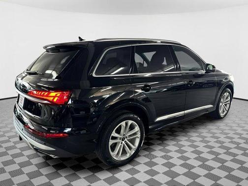 2025 Audi Q7 55 Premium Plus