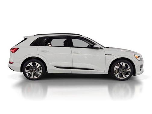 2022 Audi e-tron Premium