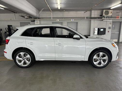 2025 Audi Q5 45 S line Premium Plus