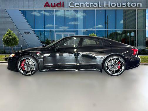2026 Audi RS e-tron GT quattro