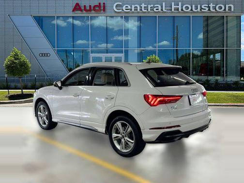 2022 Audi Q3 45 S line Premium Plus