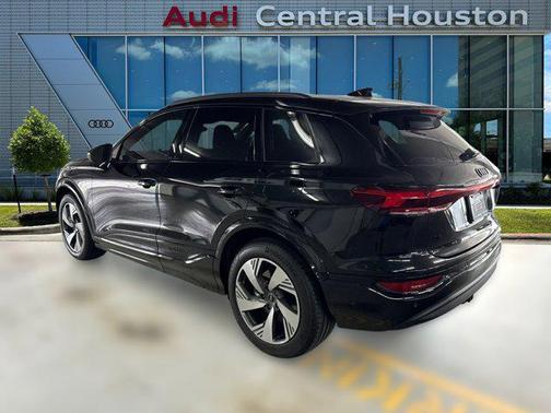 2025 Audi Q6 e-tron Prestige quattro