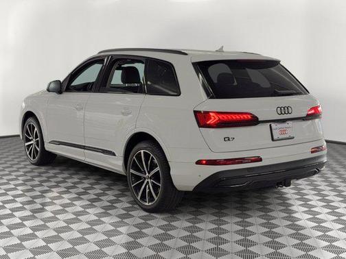 Glacier White Metallic 2023 Audi Q7 55 Premium Plus