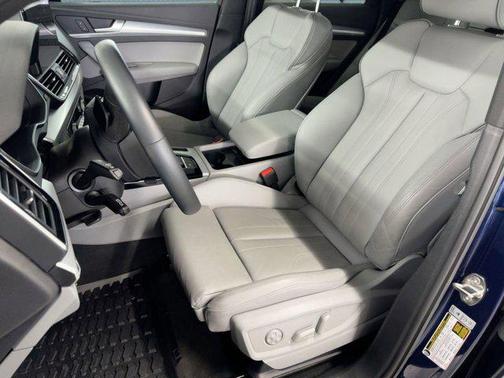 2025 Audi Q5 45 S line Premium
