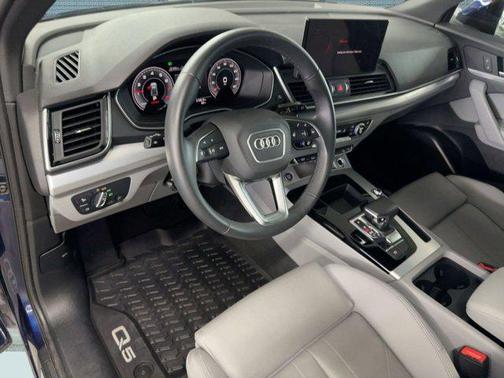 2025 Audi Q5 45 S line Premium
