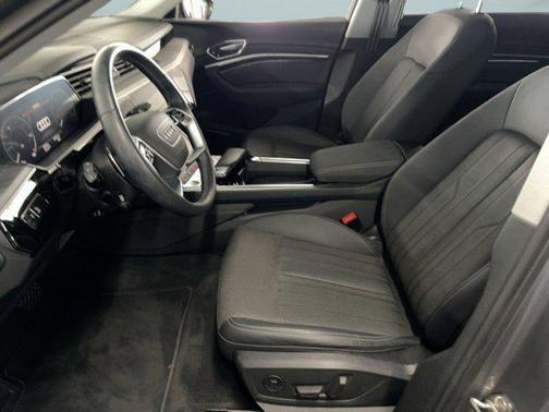 2021 Audi e-tron Premium Plus