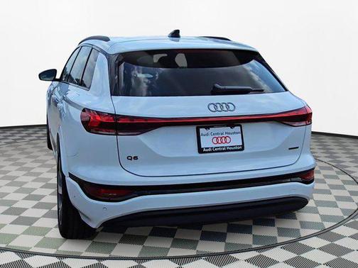 2025 Audi Q6 e-tron Premium Plus quattro