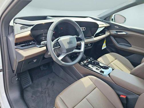 2025 Audi Q6 e-tron Premium Plus quattro