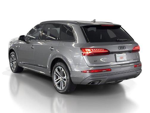 2026 Audi Q7 45 Premium