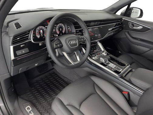 2026 Audi Q7 45 Premium