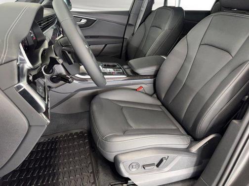 Samurai Gray Metallic 2026 Audi Q7 45 Premium