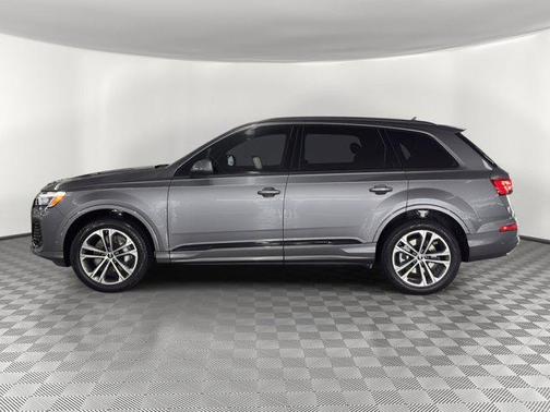 Samurai Gray Metallic 2026 Audi Q7 45 Premium