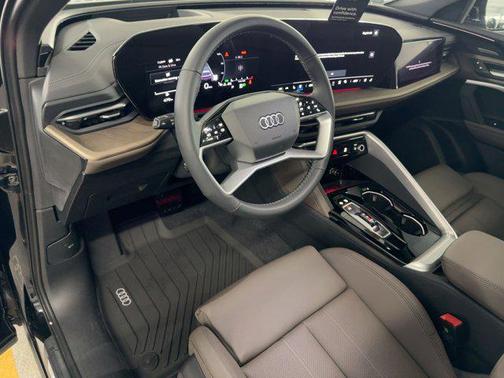 2025 Audi Q5 Prestige TFSI quattro S tronic