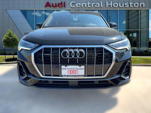 2025 Audi Q3 Premium 45 TFSI S line quattro Tiptronic
