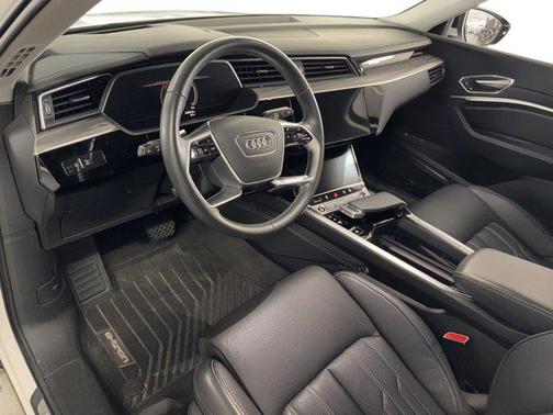 2024 Audi Q8 e-tron Prestige