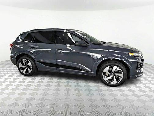 2025 Audi Q6 e-tron Premium Plus quattro